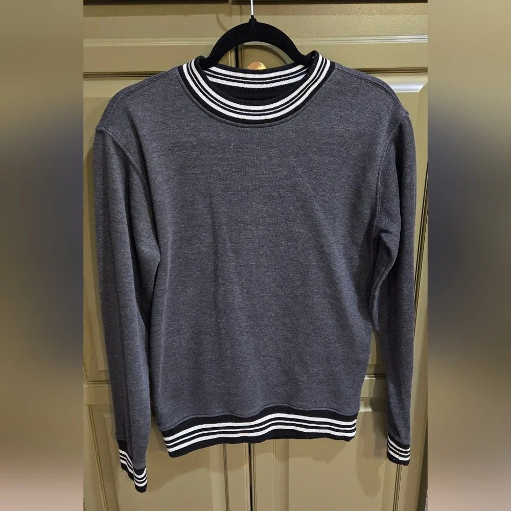 No Boundaries sweatshirt